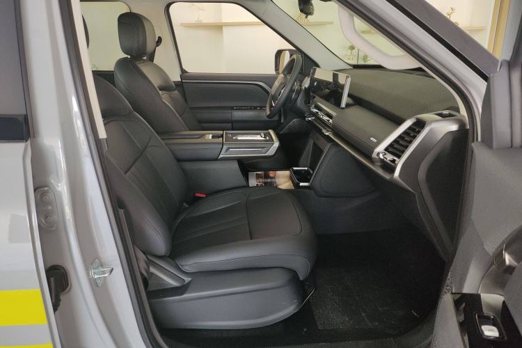 Used SAIC MAXUS Xingji X 2025 2.5T Luxury Edition Right Front Seat