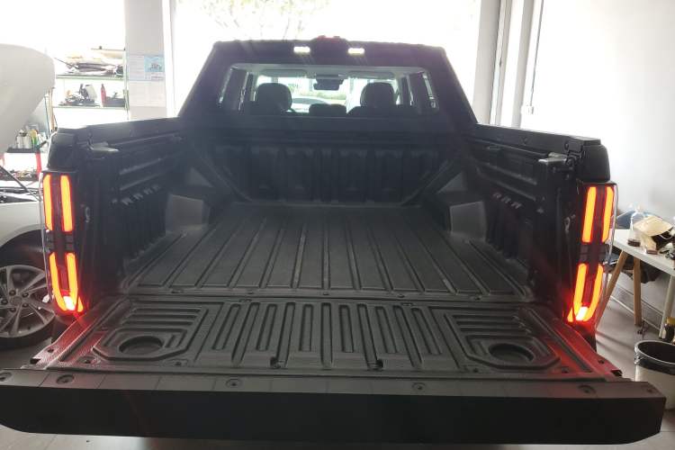 Used SAIC MAXUS Xingji X New Energy 2025 Flagship Edition Trunk