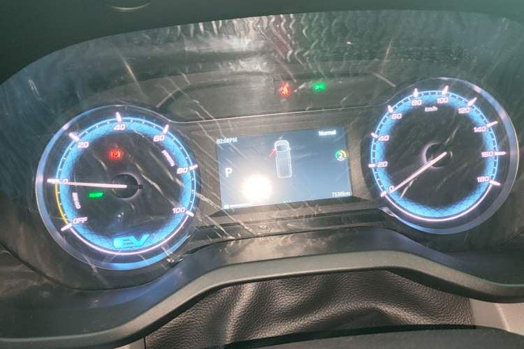 Used SAIC MAXUS Xintu EV70 2024 366 km Long Wheelbase Mid-Height Multi-Functional 7-Seater Van Instrument Cluster