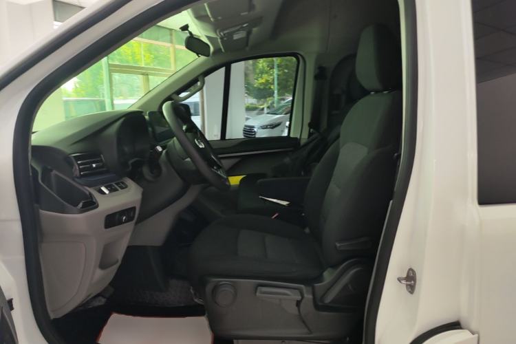 Used SAIC MAXUS Xintu EV70 2024 366 km Long Wheelbase Mid-Height Multi-Functional 7-Seater Van Left Front Seat