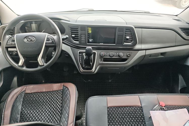Used SAIC MAXUS Xintu EV80 2023 EV80 PLUS Multi-Functional Passenger Vehicle Short Wheelbase Low Roof Center Console
