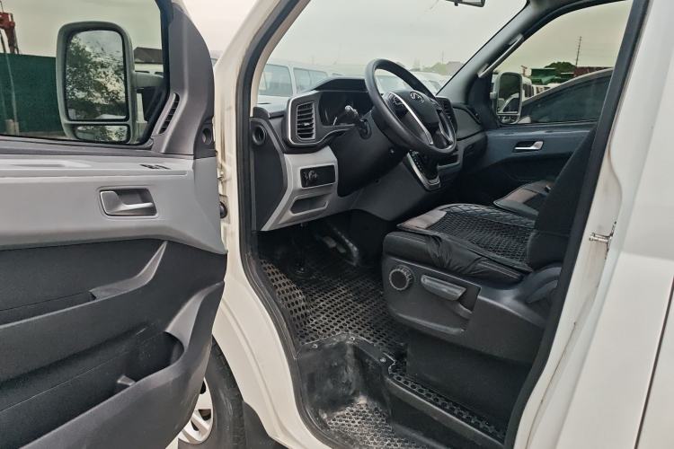 Used SAIC MAXUS Xintu EV80 2023 EV80 PLUS Multi-Functional Passenger Vehicle Short Wheelbase Low Roof Driver Seat