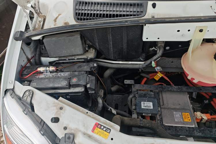 Used SAIC MAXUS Xintu EV80 2023 EV80 PLUS Multi-Functional Passenger Vehicle Short Wheelbase Low Roof Engine Bay Right