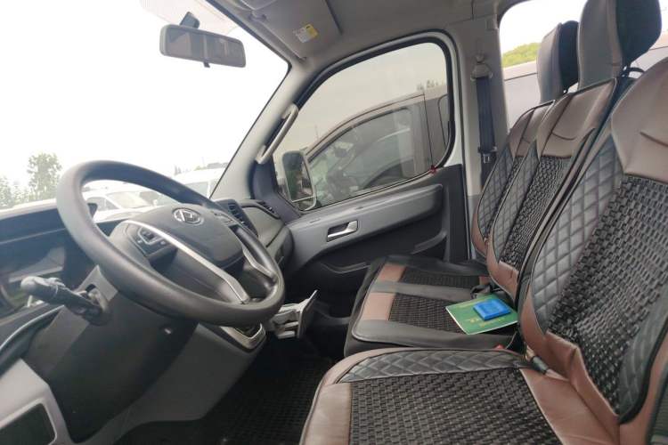 Used SAIC MAXUS Xintu EV80 2023 EV80 PLUS Multi-Functional Passenger Vehicle Short Wheelbase Low Roof Left Front Seat