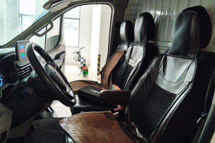 Used SAIC MAXUS Xintu EV90 2022 VAN Long Wheelbase High Roof 3 Seats 72 kWh Left Front Seat