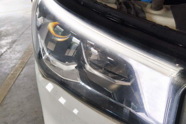 Used SAIC MAXUS Xintu EV90 2022 VAN Long Wheelbase High Roof 3 Seats 72 kWh Right Front Headlight