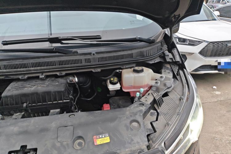 Used SAIC MAXUS Xintu V70 2023 2.0T Luxury Edition Automatic Long Wheelbase Mid-Roof 9-Seater Engine Bay Left