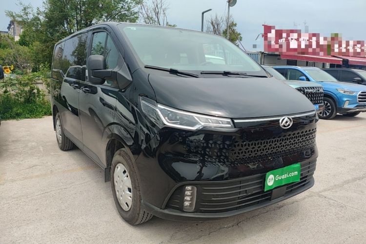 Used SAIC MAXUS Xintu V70 2023 2.0T Elite Edition Automatic Short Wheelbase Low Roof – 5/6 Seats Exterior 1