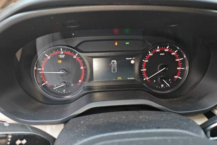 Used SAIC MAXUS Xintu V70 2023 2.0T Luxury Edition Automatic Long Wheelbase Mid-Roof 9-Seater Instrument Cluster