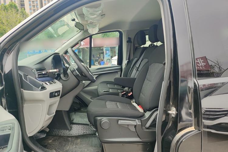 Used SAIC MAXUS Xintu V70 2023 2.0T Elite Edition Automatic Short Wheelbase Low Roof – 5/6 Seats Left Front Seat