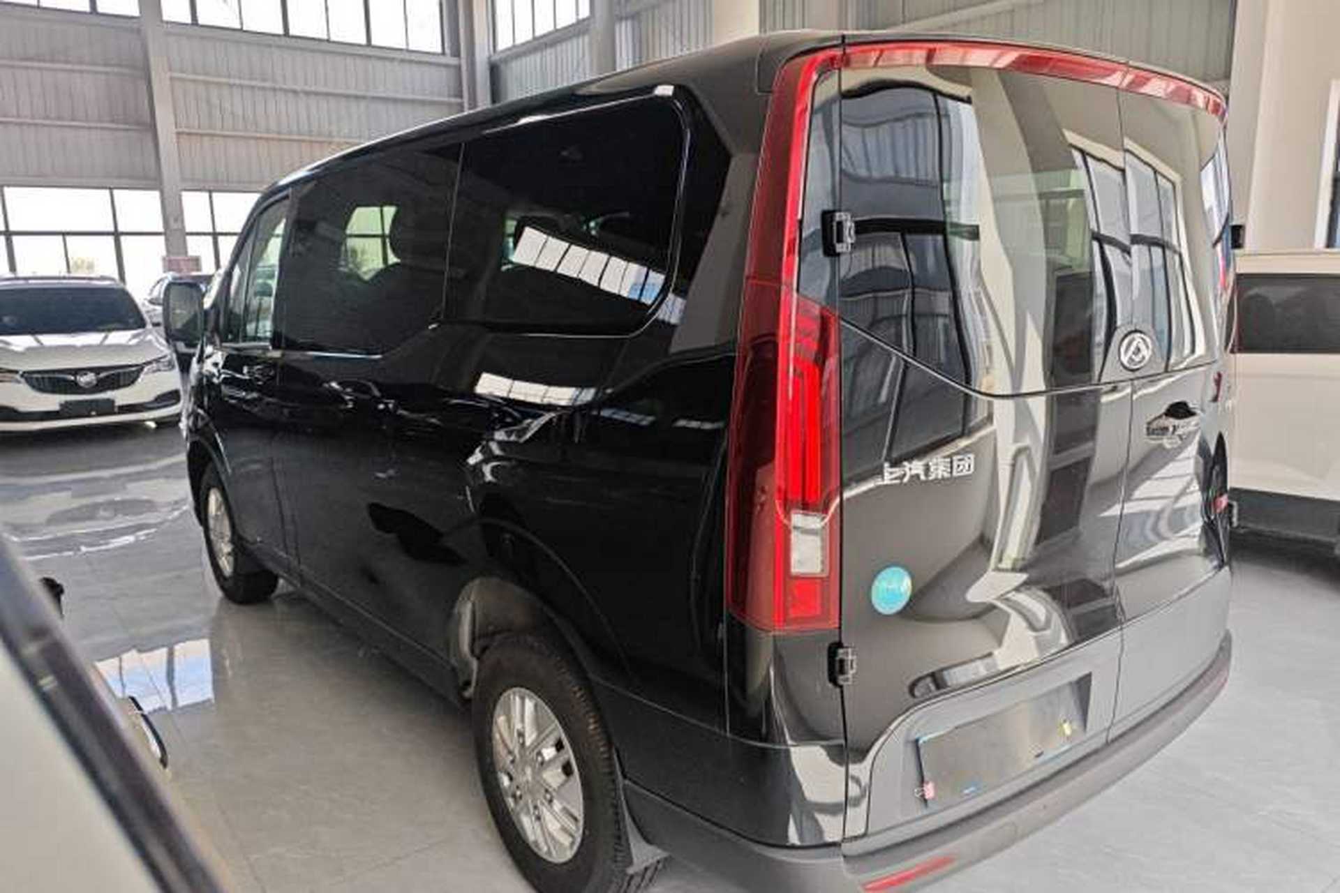 Used SAIC MAXUS Xintu V70 2023 2.0T Elite Edition Automatic Short Wheelbase Low Roof – 5/6 Seats Left Side
