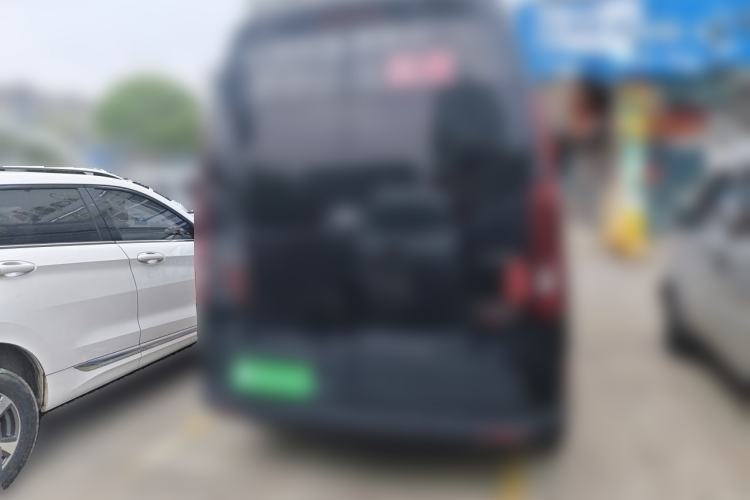Used SAIC MAXUS Xintu V70 2023 2.0T Luxury Edition Automatic Long Wheelbase Mid-Roof 9-Seater Rear