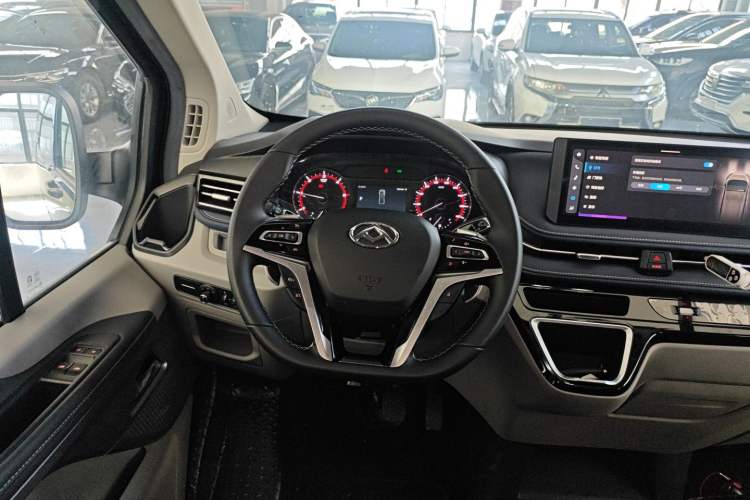 Used SAIC MAXUS Xintu V70 2023 2.0T Elite Edition Automatic Short Wheelbase Low Roof – 5/6 Seats Steering Wheel