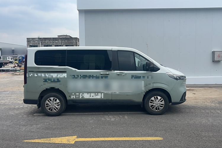 Used SAIC MAXUS Xintu V70 2023 2.0T Elite Edition Manual Transmission Short Wheelbase Low Roof 5/6 Seats (125 hp) Exterior 2