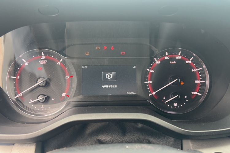 Used SAIC MAXUS Xintu V70 2023 2.0T Elite Edition Manual Transmission Short Wheelbase Low Roof 5/6 Seats (125 hp) Odometer Close Up
