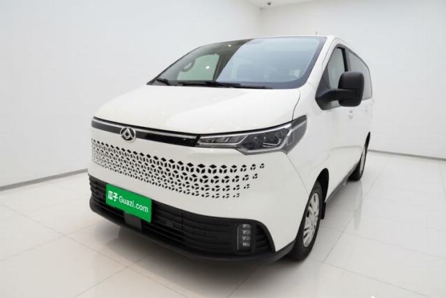 Used SAIC MAXUS Xintu V70 2023 2.0T Elite Edition Automatic Short Wheelbase Low Roof – 5/6 Seats