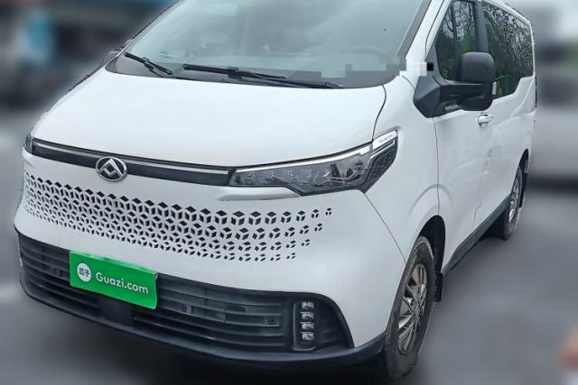 Used SAIC MAXUS Xintu V70 2023 2.0T Elite Edition Manual Transmission Short Wheelbase Low Roof 5/6 Seats (125 hp)
