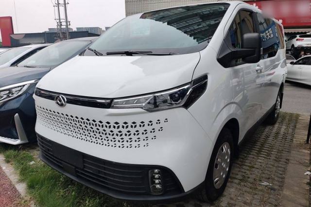Used SAIC MAXUS Xintu V70 2023 2.0T Elite Edition Automatic Short Wheelbase Low Roof – 5/6 Seats