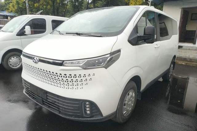 Used SAIC MAXUS Xintu V70 2023 2.0T Elite Edition Automatic Short Wheelbase Low Roof – 5/6 Seats