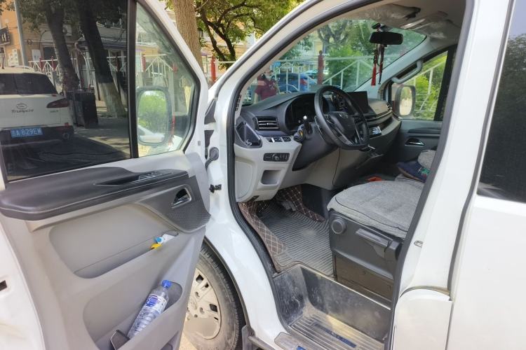 Used SAIC MAXUS Xintu V70 2023 2.0T Elite Edition Automatic Short Wheelbase Low Roof – 5/6 Seats Driver Seat