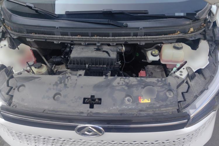 Used SAIC MAXUS Xintu V70 2023 2.0T Elite Edition Automatic Short Wheelbase Low Roof – 5/6 Seats Engine Bay