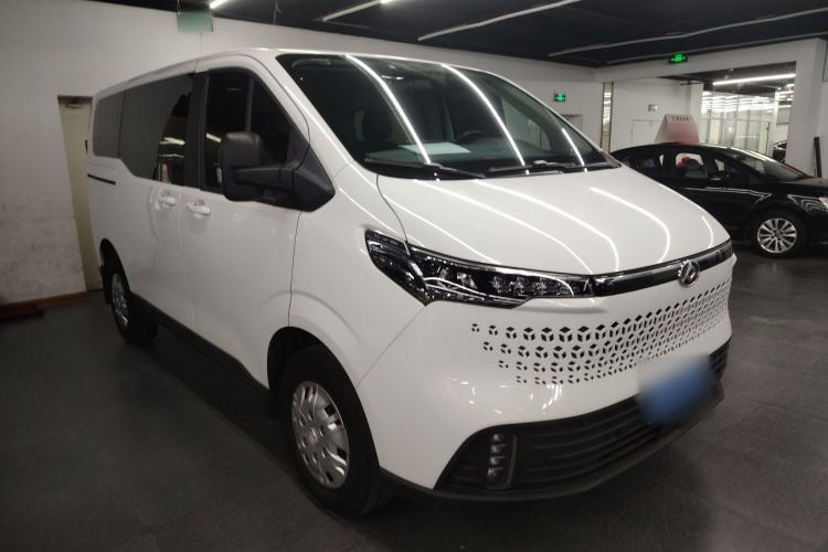 Used SAIC MAXUS Xintu V70 2023 2.0T Elite Edition Automatic Short Wheelbase Low Roof – 5/6 Seats Exterior 2