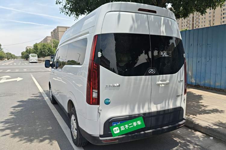 Used SAIC MAXUS Xintu V70 2023 2.0T Elite Edition Automatic Long Wheelbase Mid-Height 6/7 Seats Exterior 2