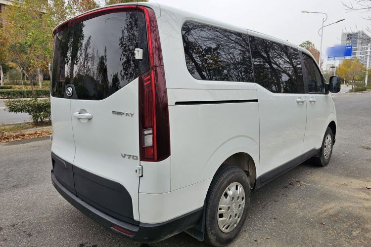 Used SAIC MAXUS Xintu V70 2023 2.0T Elite Edition Automatic Short Wheelbase Low Roof – 5/6 Seats Exterior 5