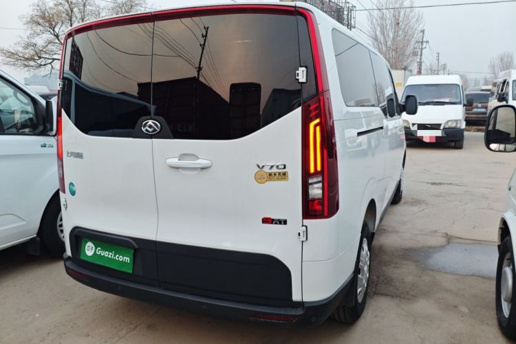 Used SAIC MAXUS Xintu V70 2023 2.0T Elite Edition Automatic Long Wheelbase Low Roof – 6/7 Seats Exterior 5