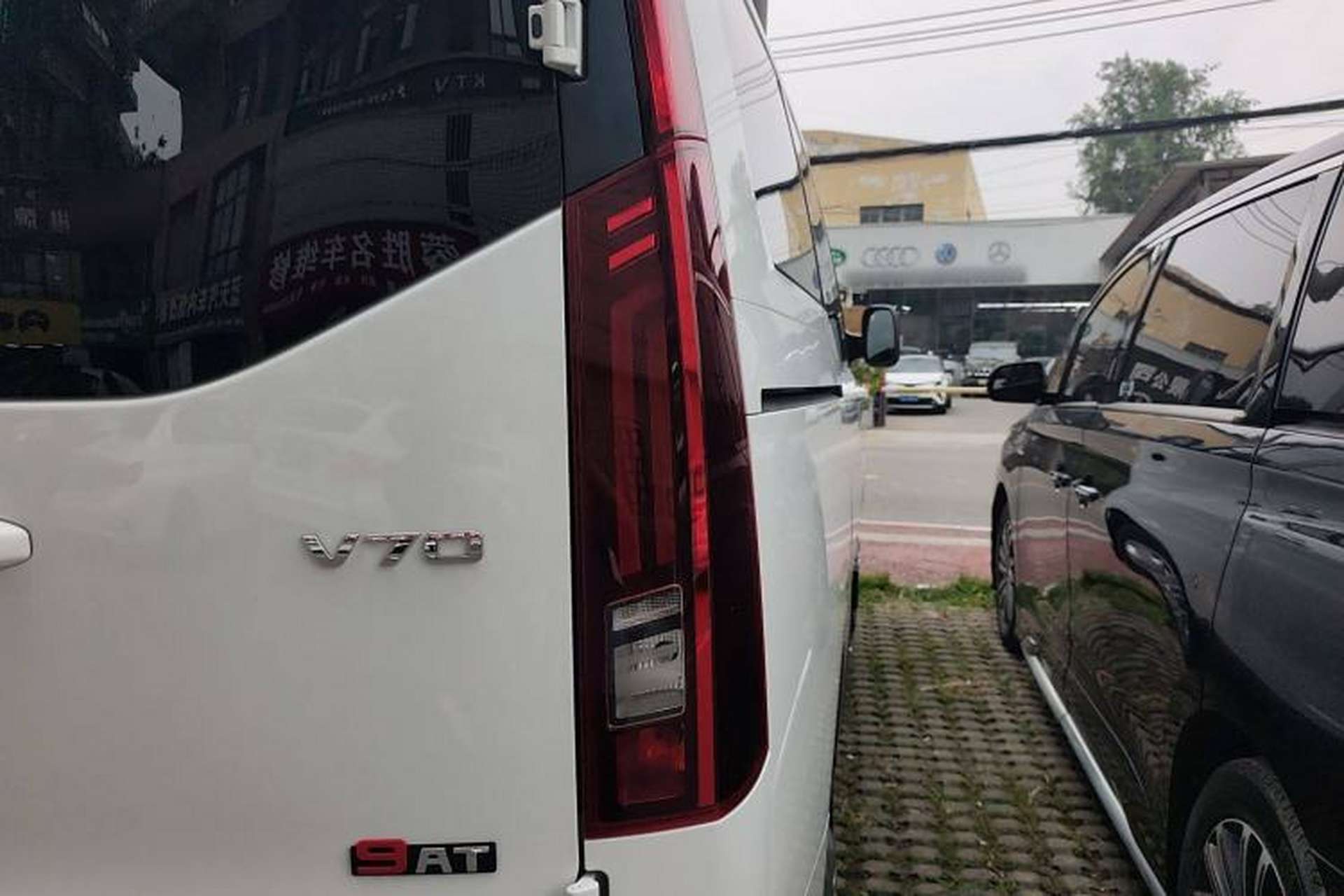 Used SAIC MAXUS Xintu V70 2023 2.0T Elite Edition Automatic Short Wheelbase Low Roof – 5/6 Seats Exterior 6