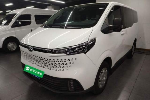 Used SAIC MAXUS Xintu V70 2023 2.0T Elite Edition Automatic Short Wheelbase Low Roof – 5/6 Seats
