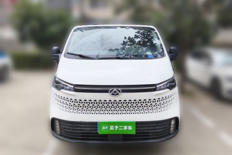 Used SAIC MAXUS Xintu V70 2023 2.0T Elite Edition Manual Transmission Short Wheelbase Low Roof 5/6 Seats (125 hp) Front