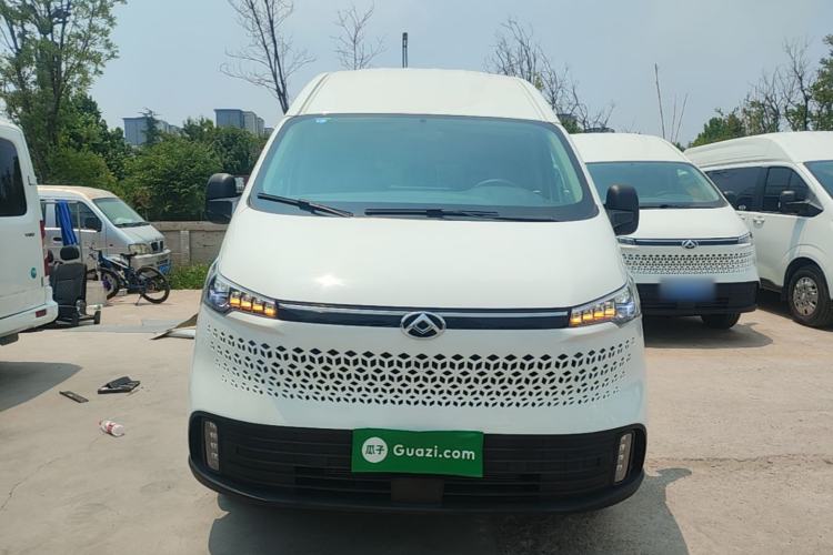 Used SAIC MAXUS Xintu V70 2023 2.0T Elite Edition Automatic Long Wheelbase Mid-Height 6/7 Seats Front