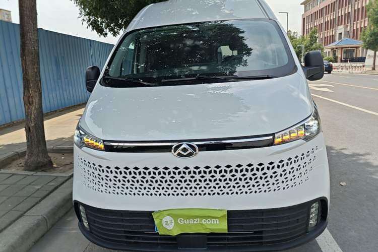 Used SAIC MAXUS Xintu V70 2023 2.0T Elite Edition Automatic Long Wheelbase Mid-Height 6/7 Seats Front