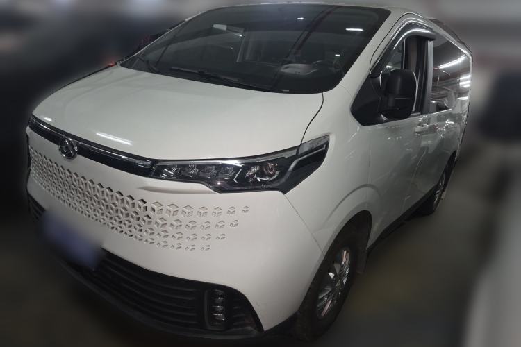 Used SAIC MAXUS Xintu V70 2023 2.0T Elite Edition Manual Transmission Short Wheelbase Low Roof 5/6 Seats (125 hp) Front Left 45 Deg