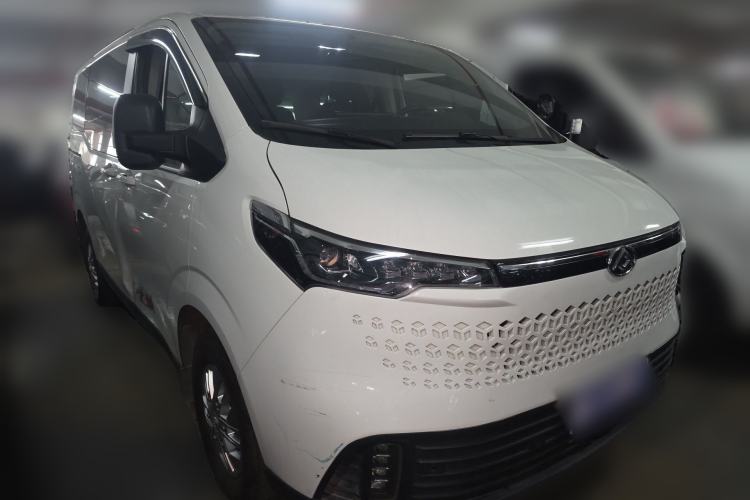 Used SAIC MAXUS Xintu V70 2023 2.0T Elite Edition Manual Transmission Short Wheelbase Low Roof 5/6 Seats (125 hp) Front Right 45 Deg