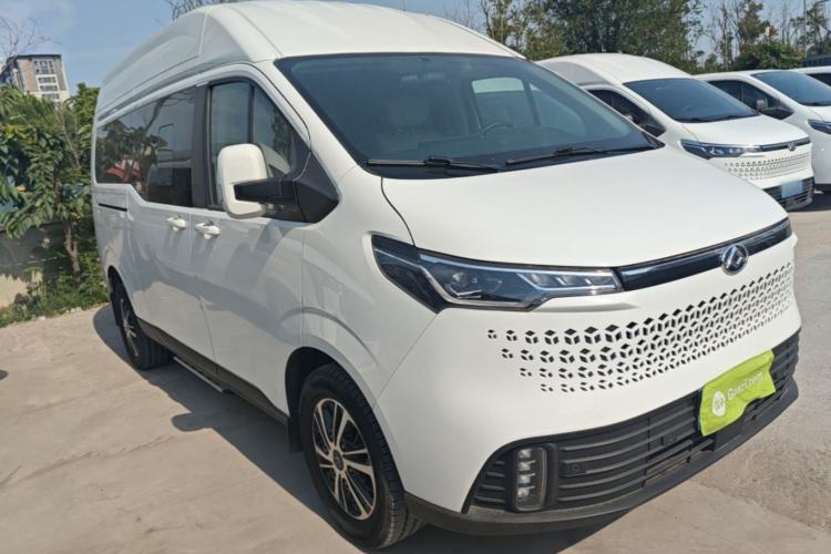 Used SAIC MAXUS Xintu V70 2023 2.0T Luxury Edition Automatic Long Wheelbase Mid-Roof 9-Seater Front Right 45 Deg