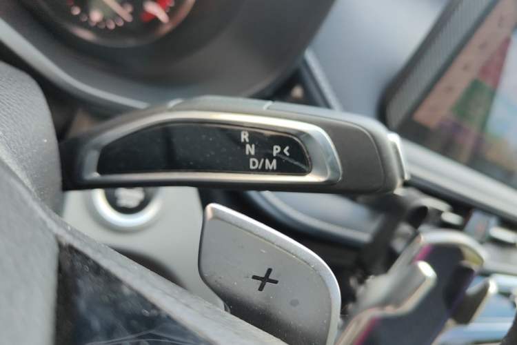 Used SAIC MAXUS Xintu V70 2023 2.0T Elite Edition Automatic Long Wheelbase Mid-Height 6/7 Seats Gear Lever