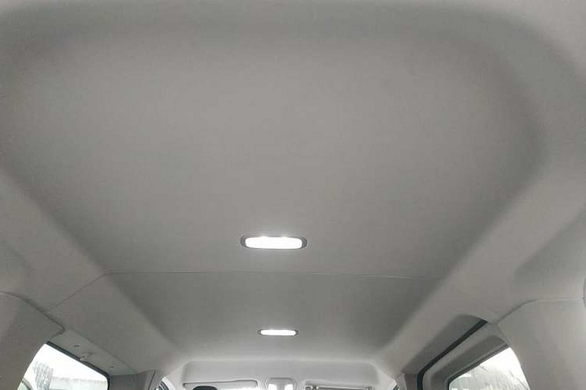 Used SAIC MAXUS Xintu V70 2023 2.0T Elite Edition Automatic Short Wheelbase Low Roof – 5/6 Seats Headliner