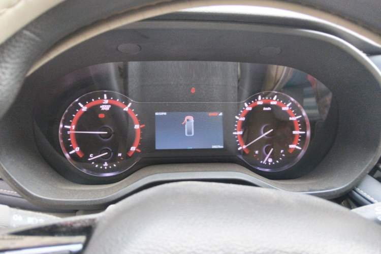Used SAIC MAXUS Xintu V70 2023 2.0T Elite Edition Manual Transmission Short Wheelbase Low Roof 5/6 Seats (125 hp) Instrument Cluster