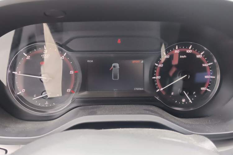 Used SAIC MAXUS Xintu V70 2023 2.0T Elite Edition Manual Transmission Short Wheelbase Low Roof 5/6 Seats (125 hp) Instrument Cluster