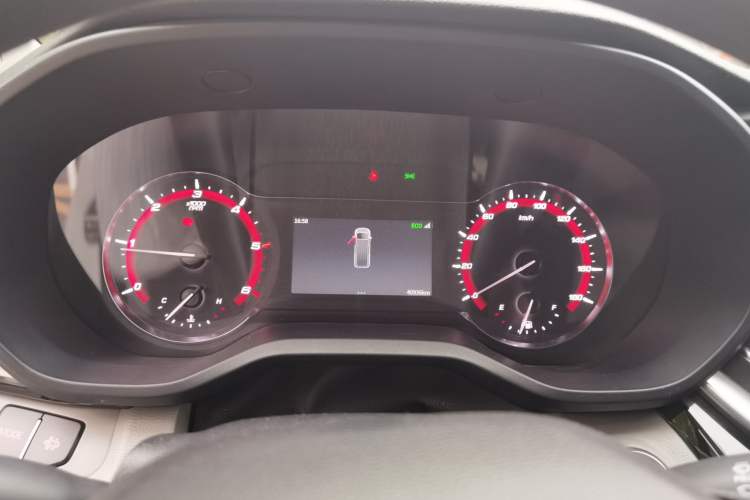 Used SAIC MAXUS Xintu V70 2023 2.0T Elite Edition Manual Transmission Short Wheelbase Low Roof 5/6 Seats (125 hp) Instrument Cluster