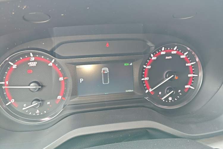 Used SAIC MAXUS Xintu V70 2023 2.0T Elite Edition Automatic Long Wheelbase Mid-Height 6/7 Seats Instrument Cluster