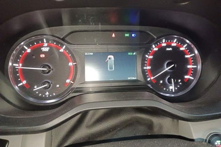 Used SAIC MAXUS Xintu V70 2023 2.0T Elite Edition Manual Transmission Short Wheelbase Low Roof 5/6 Seats (125 hp) Instrument Cluster