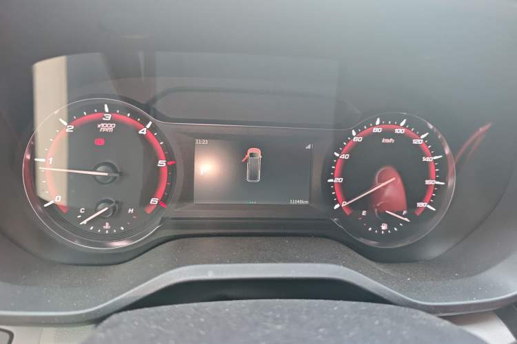 Used SAIC MAXUS Xintu V70 2023 2.0T Elite Edition Automatic Long Wheelbase Mid-Height 6/7 Seats Instrument Cluster