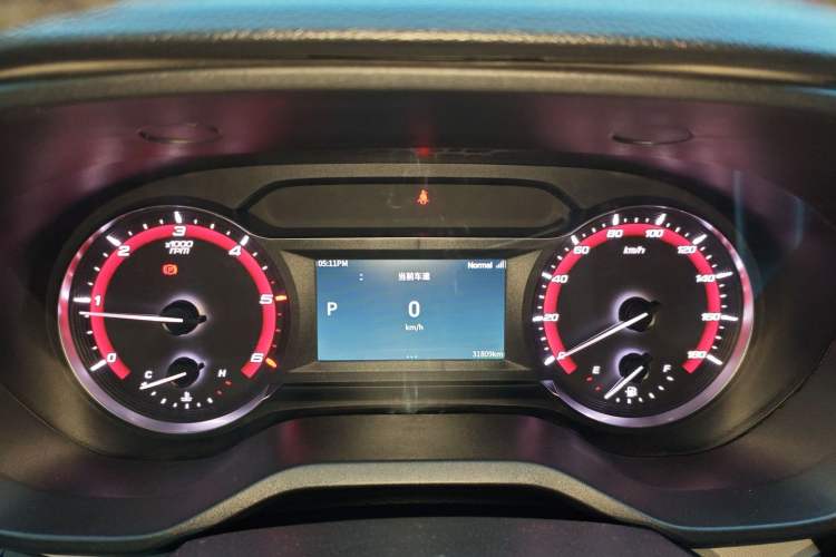 Used SAIC MAXUS Xintu V70 2023 2.0T Elite Edition Automatic Long Wheelbase Low Roof – 6/7 Seats Instrument Cluster