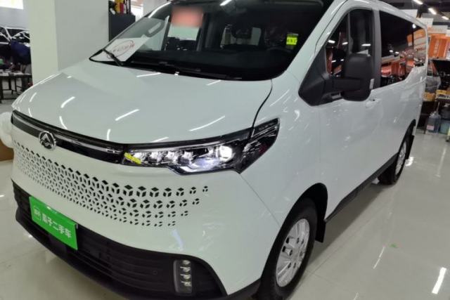 Used SAIC MAXUS Xintu V70 2023 2.0T Elite Edition Manual Transmission Short Wheelbase Low Roof 5/6 Seats (125 hp)