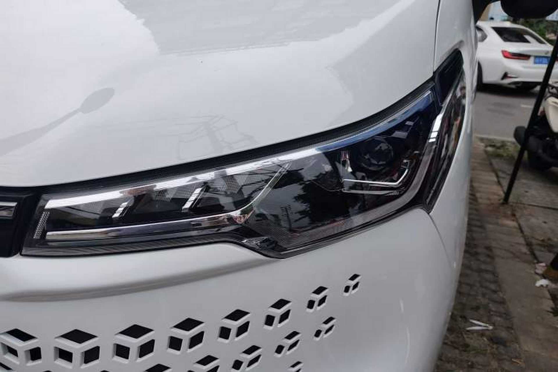 Used SAIC MAXUS Xintu V70 2023 2.0T Elite Edition Automatic Short Wheelbase Low Roof – 5/6 Seats Left Front Headlight