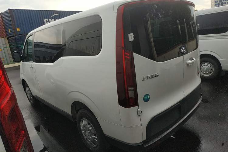 Used SAIC MAXUS Xintu V70 2023 2.0T Elite Edition Automatic Short Wheelbase Low Roof – 5/6 Seats Left Side