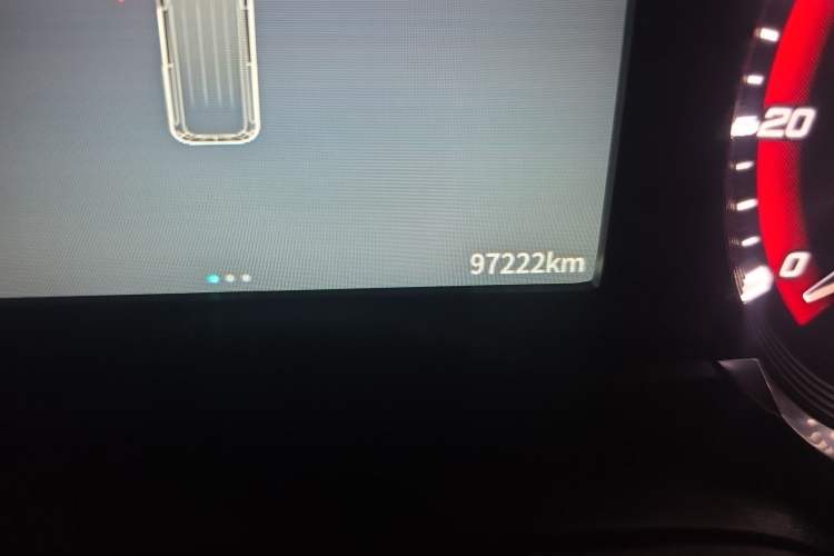 Used SAIC MAXUS Xintu V70 2023 2.0T Elite Edition Manual Transmission Short Wheelbase Low Roof 5/6 Seats (125 hp) Odometer Close Up